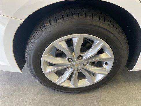 Used 2024 Chevrolet Malibu LT image 19