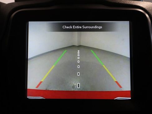 Used 2023 Jeep Renegade Latitude AWD/4WD image 14
