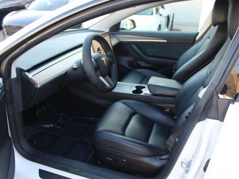 Used 2023 Tesla Model 3 Standard Range image 10