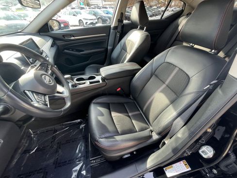 Used 2025 Nissan Altima 2.5 SR image 31