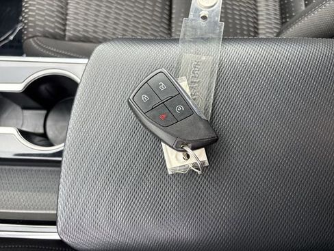 Used 2025 Chevrolet Equinox LT w/ Safety and Technology Package FWD image 28