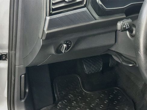 Used 2024 Volkswagen Jetta SE FWD image 17