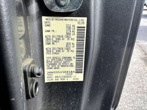 Used 2020 Nissan Titan SV w/ SV Convenience Package image 36