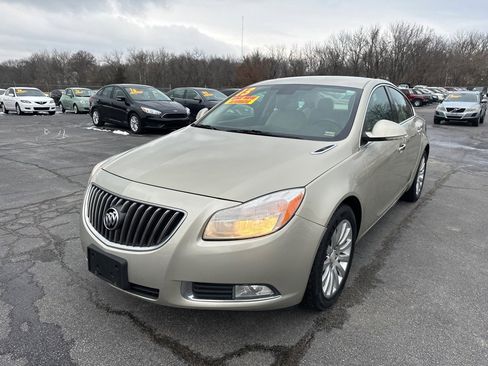 Used 2013 Buick Regal Premium image 2