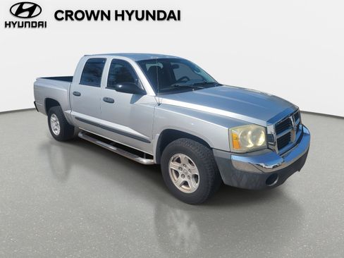 Used 2005 Dodge Dakota SLT image 3