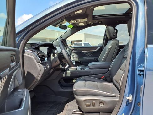 Used 2025 GMC Acadia Denali w/ Super Cruise Package AWD/4WD image 20