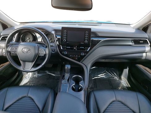 Used 2023 Toyota Camry SE w/ Convenience Package FWD image 9