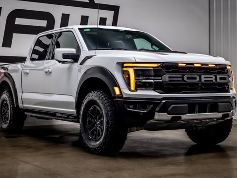 Used 2025 Ford F150 Raptor AWD/4WD image 29