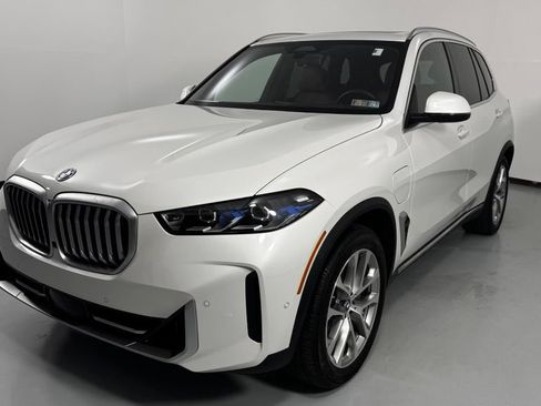 Used 2024 BMW X5 xDrive50e w/ Premium Package AWD/4WD image 3