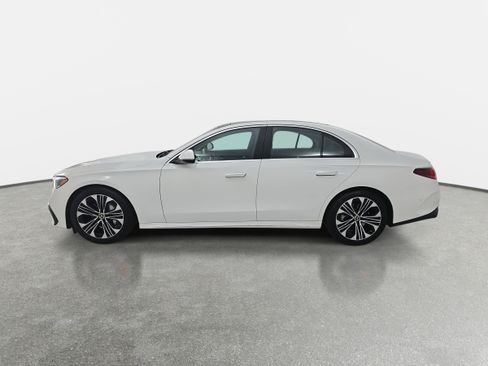 Used 2025 Mercedes-Benz E 350 Sedan image 8