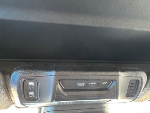 Used 2025 Jeep Wrangler Unlimited Sahara w/ Safety Group AWD/4WD image 26