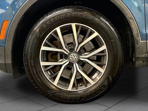 Used 2019 Volkswagen Tiguan SE w/ Panoramic Sunroof Package FWD image 10