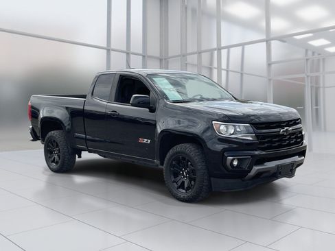 Used 2022 Chevrolet Colorado Z71 w/ Z71 Midnight Edition AWD/4WD image 9