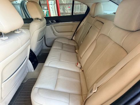 Used 2012 Lincoln MKS FWD image 18