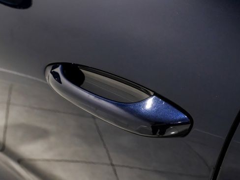 Used 2018 Porsche Macan image 39