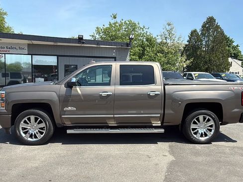 Used 2015 Chevrolet Silverado 1500 High Country w/ High Country Premium Package AWD/4WD image 4