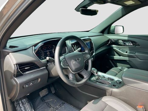 Used 2023 Chevrolet Traverse RS w/ LPO, Cargo Package image 9