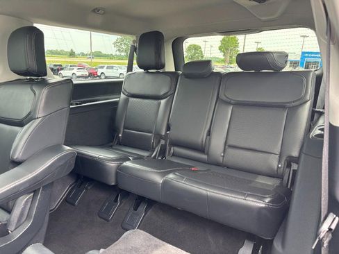 Used 2025 Ford Expedition Max Platinum AWD/4WD image 10