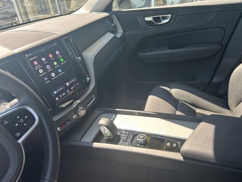 Certified 2025 Volvo XC60 B5 Plus AWD/4WD image 19