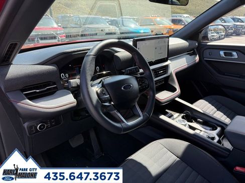 Used 2025 Ford Explorer ST-Line w/ ST-Line Street Pack AWD/4WD image 15