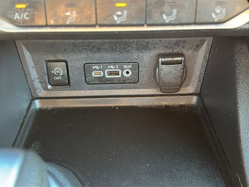 Used 2024 Nissan Sentra SV image 25