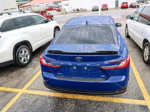 Used 2025 Toyota Camry LE FWD image 10