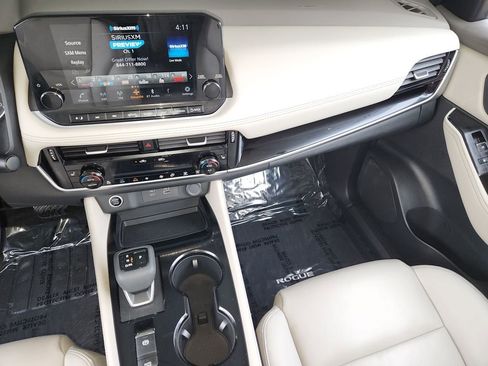 Certified 2023 Nissan Rogue SL w/ SL Premium Package image 17