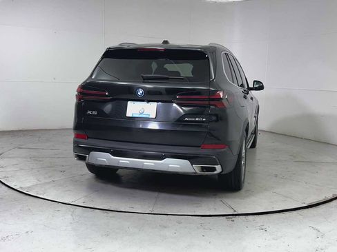 Used 2025 BMW X5 xDrive50e image 2