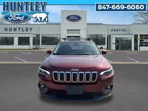 Used 2019 Jeep Cherokee Latitude w/ Cold Weather Group AWD/4WD image 2