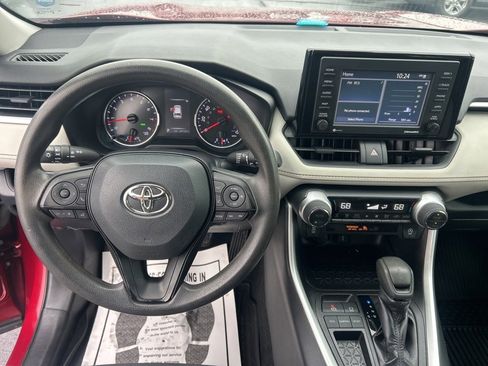 Used 2020 Toyota RAV4 XLE image 6