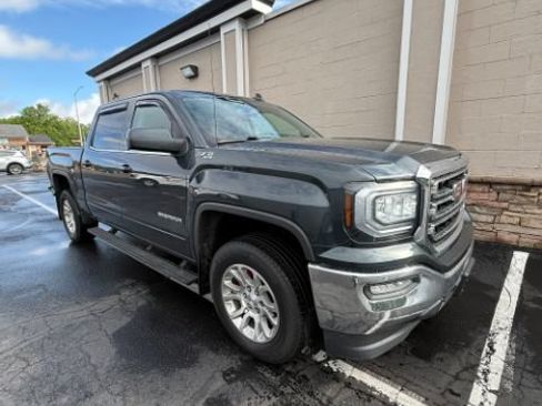 Used 2017 GMC Sierra 1500 SLE w/ SLE Value Package AWD/4WD image 3