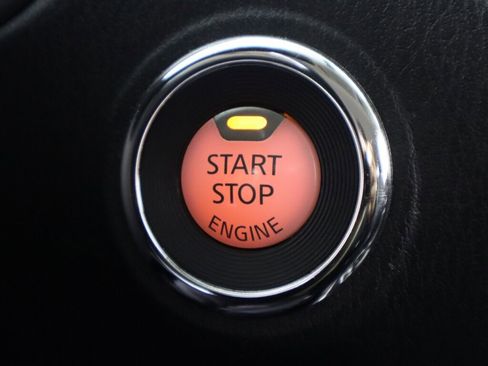 Used 2018 Nissan Pathfinder S image 24