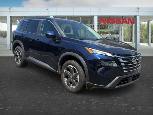 Certified 2025 Nissan Rogue SV AWD/4WD image 7