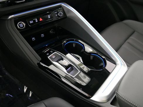 Certified 2025 Audi Q5 Premium w/ Convenience Package image 21