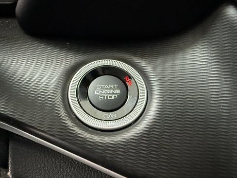 Used 2023 Jeep Grand Cherokee L Laredo image 12