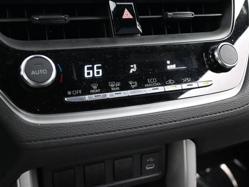 Used 2024 Toyota Corolla Cross AWD Hybrid image 19