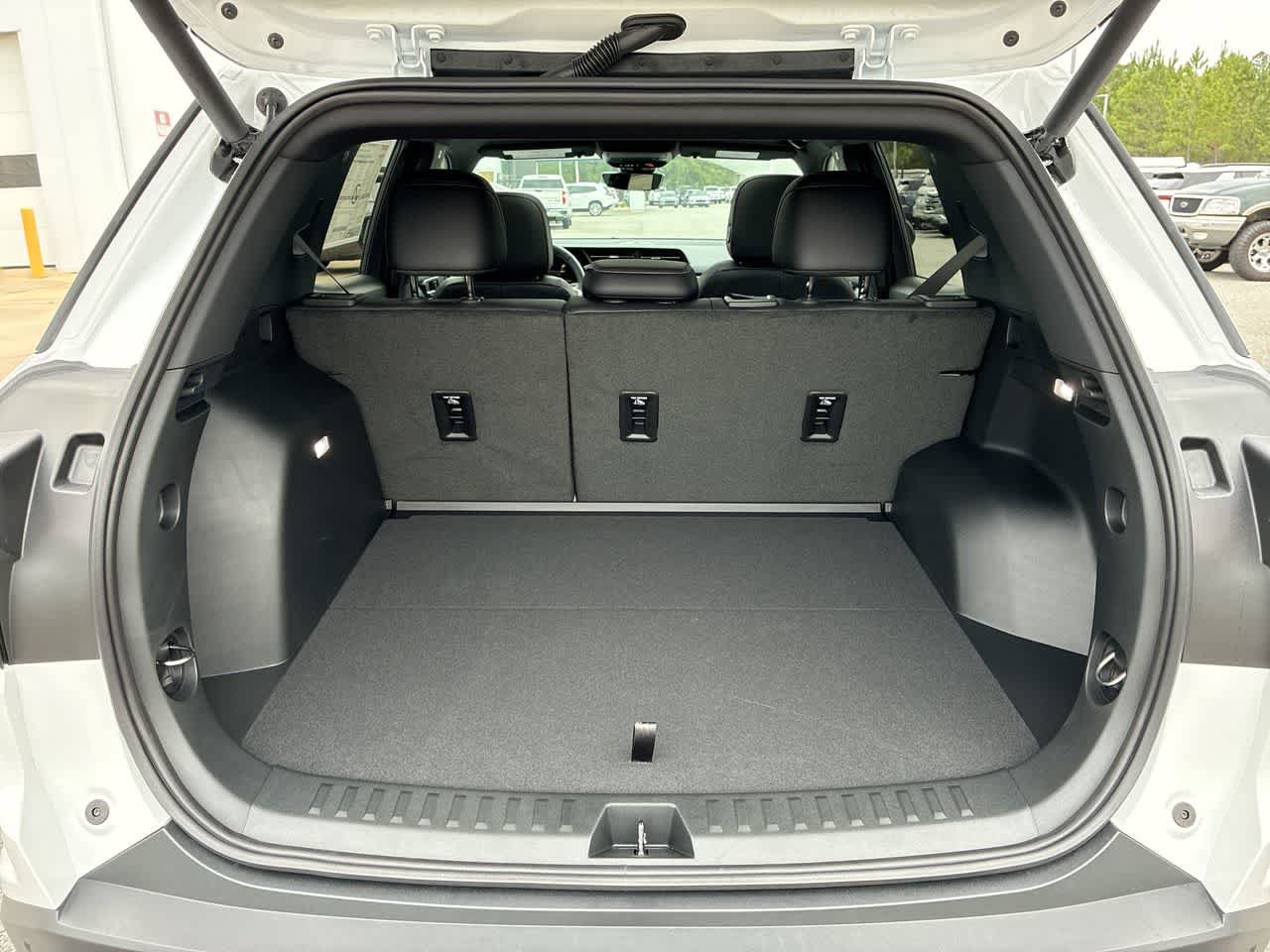 New 2027 GMC Terrain Elevation w/ Elevation Premium Package FWD image 26