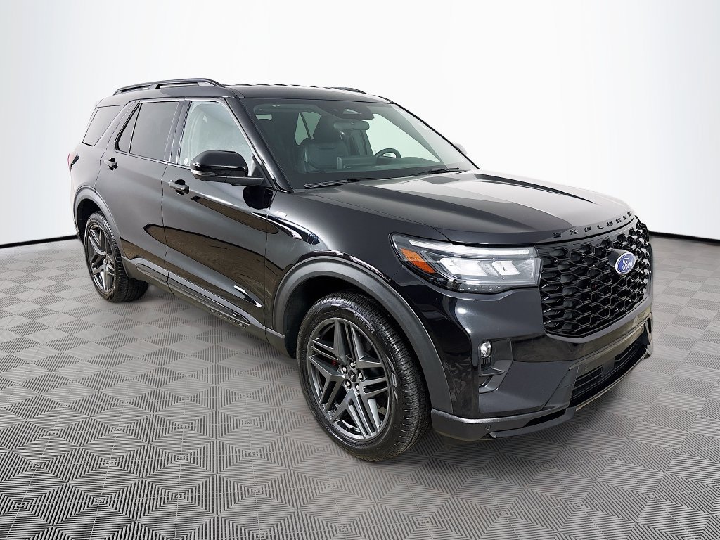 Used 2025 Ford Explorer ST-Line w/ ST-Line Street Pack AWD/4WD image 1