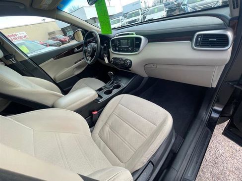 Used 2017 Kia Sorento AWD image 15