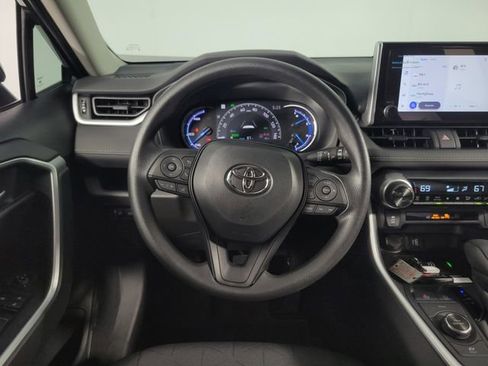 Used 2025 Toyota RAV4 XLE AWD/4WD image 21