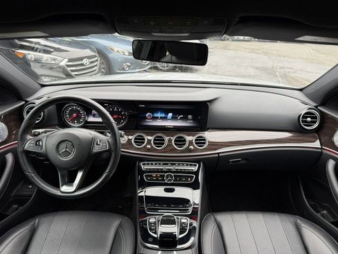 Used 2018 Mercedes-Benz E 300 4MATIC image 21