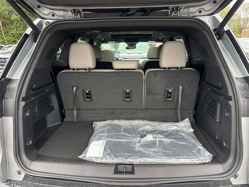 New 2025 GMC Acadia Elevation w/ Elevation Premium Package image 4