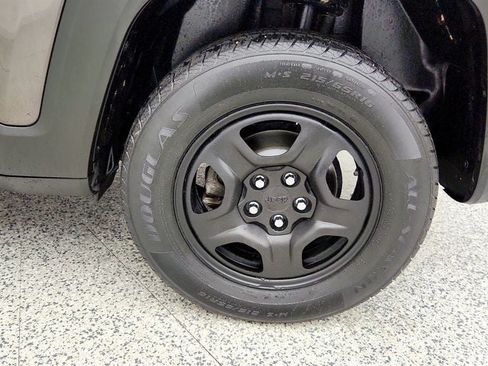 Used 2019 Jeep Renegade Sport AWD/4WD image 9