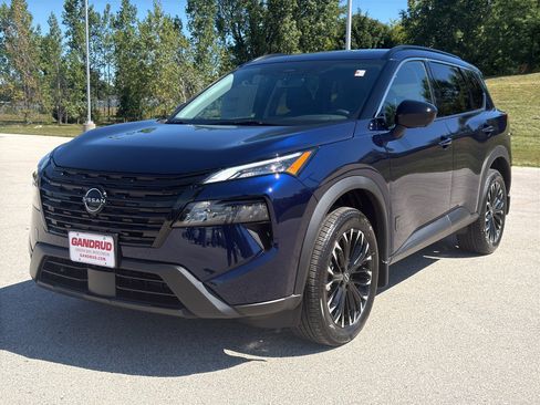 New 2026 Nissan Rogue Dark Armor AWD/4WD image 2