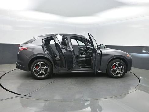 Used 2024 Alfa Romeo Stelvio Ti image 37