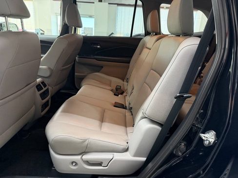 Used 2017 Honda Pilot Touring image 13
