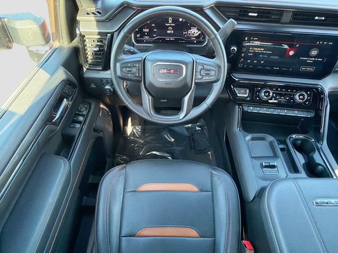 Used 2024 GMC Sierra 2500 AT4 w/ AT4 Premium Plus Package image 16