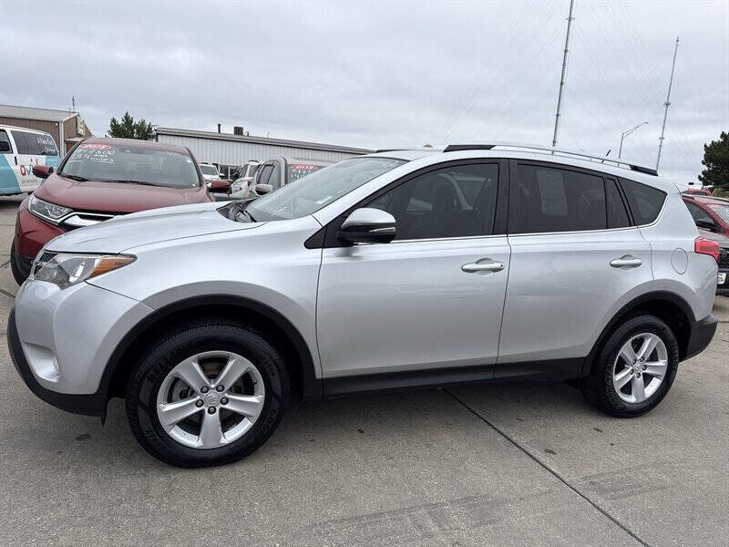 Used 2014 Toyota RAV4 XLE AWD/4WD image 2