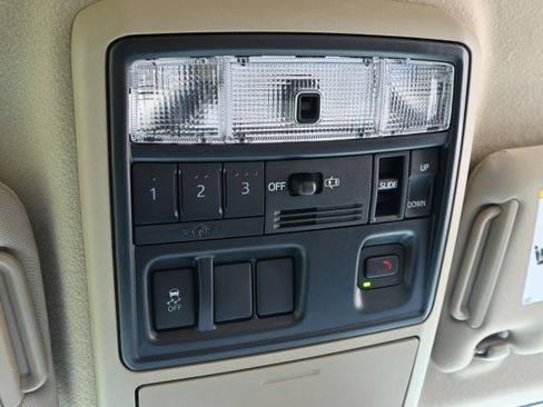 Used 2021 Toyota 4Runner SR5 Premium w/ Moonroof Package image 38