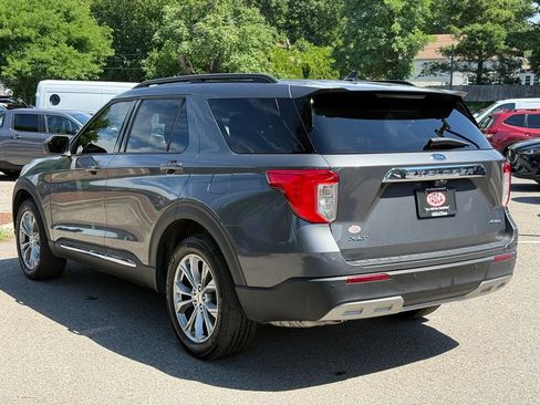 Used 2022 Ford Explorer XLT w/ Equipment Group 202A AWD/4WD image 8